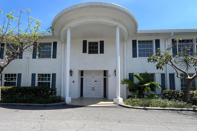 Building Photo - 2260 NE 67th St