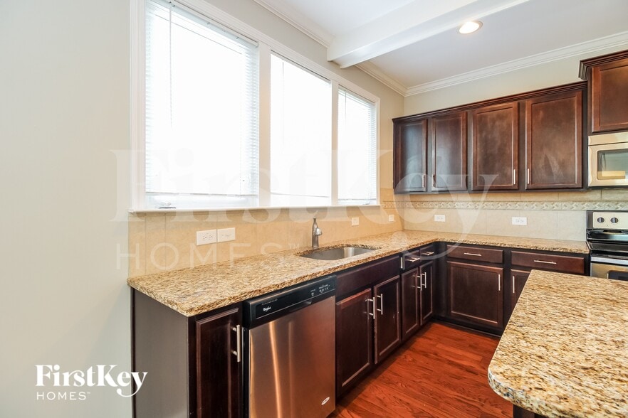 Building Photo - 130 Old Homeplace Dr