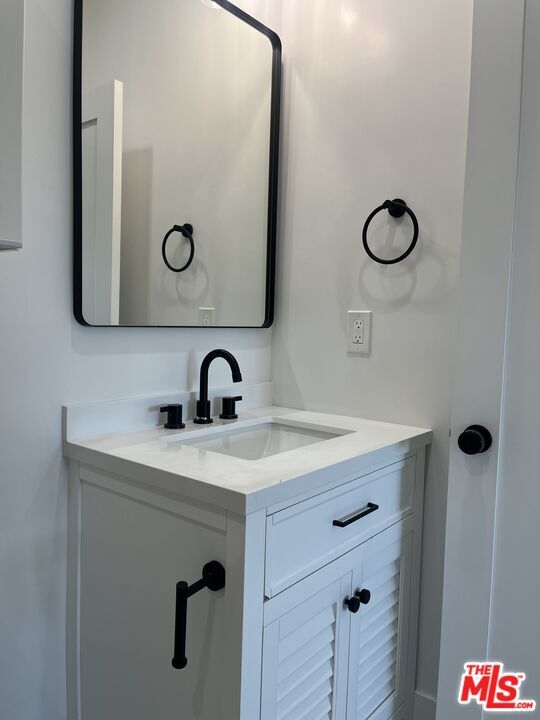 Building Photo - 212 E 29th St