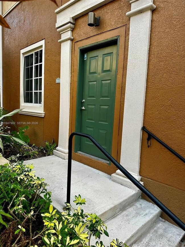 Building Photo - 2941 NE 185th St