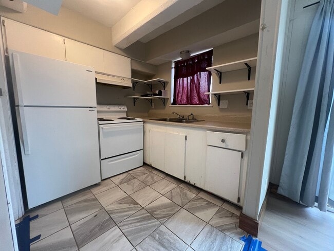 Building Photo - 151 Bradley St