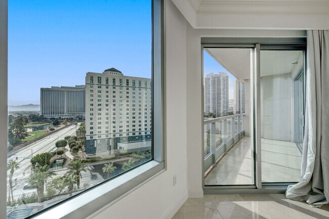 Building Photo - Turnberry Towers East 804- Strip/City/Mnt Views from this Stunning 1Bd/1.5Ba Residence