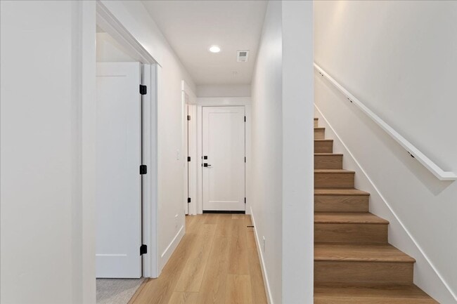 Building Photo - Modern, New 3-Story Boise Bench Townhome with Garage in a Prime Location