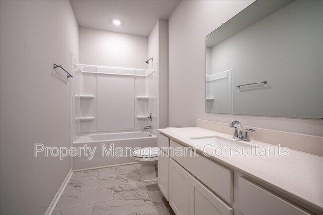 Building Photo - 14653 Mountain Strm Dr