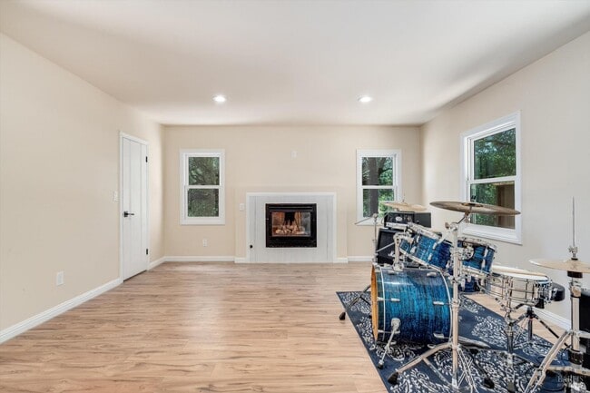 Building Photo - 9342 Chalk Hill Rd