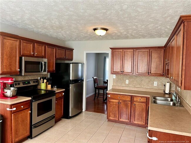 Building Photo - 85 Woodshire Dr