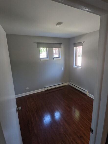 Guest Room Outside - 7525 Adams St