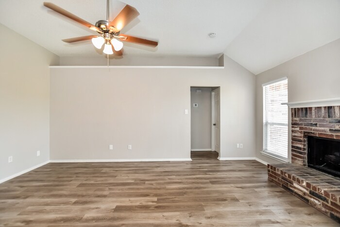 Building Photo - 507 Brazos St