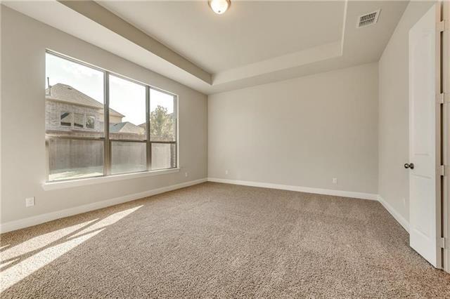 Building Photo - 305 Featherstone Dr