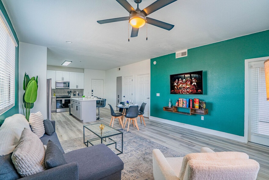 Building Photo - 6610 N 93rd Ave