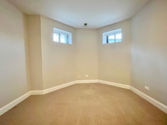 Building Photo - 2801 N Seminary Ave