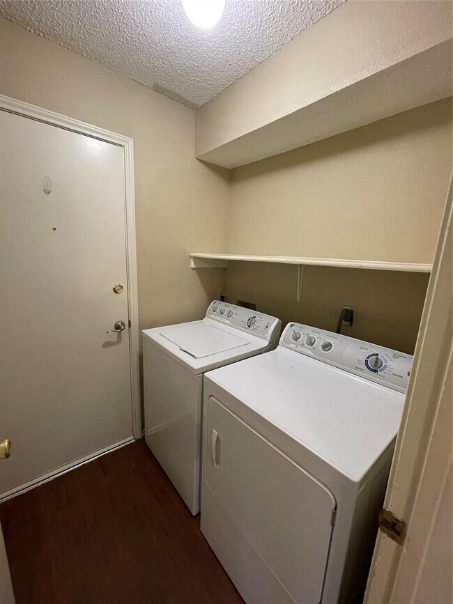 Building Photo - 13912 Conner Downs Dr
