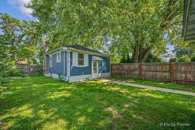 Building Photo - 645 Slade Ave