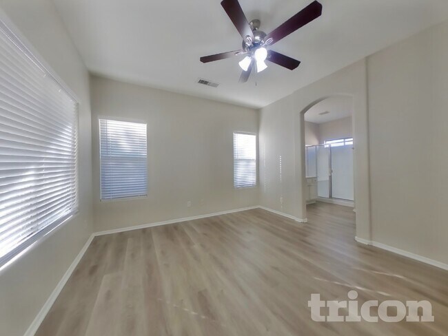 Building Photo - 16823 W Cottonwood St