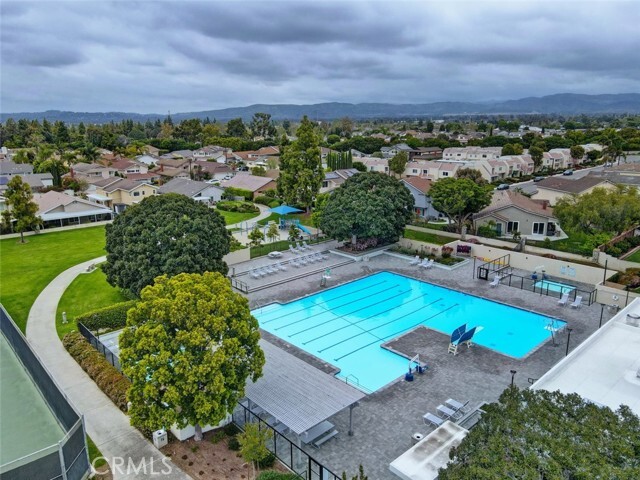 Building Photo - 8 Sparrowhawk