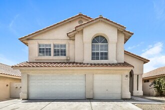Building Photo - 1517 Los Alamos Dr