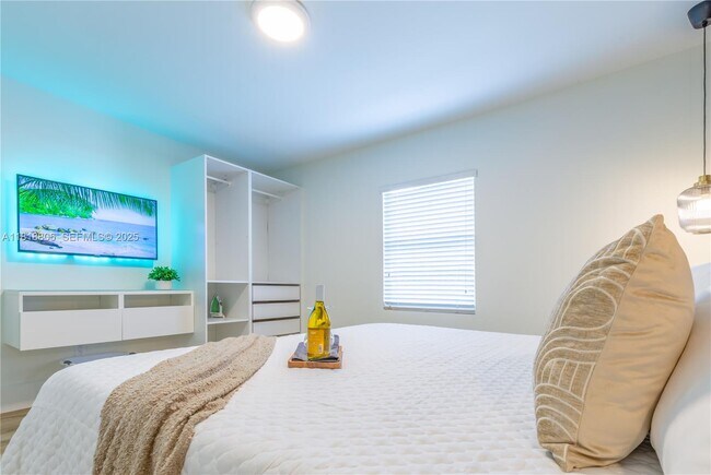 Building Photo - 1762 NW 15th St