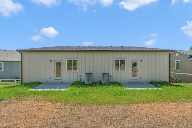Building Photo - 4849 NW Astor Park Dr