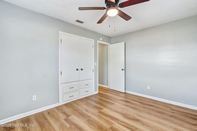 Building Photo - 3400 Red Oak Cir