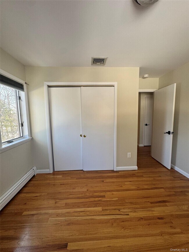 Building Photo - 28 Lakeview Dr