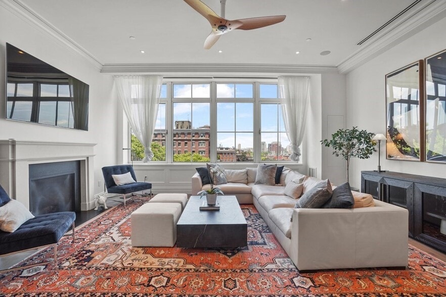 Building Photo - 32 Derne St