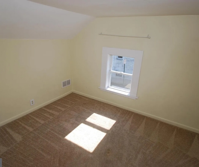 Building Photo - Charming 2-Bedroom Single-Family Home – Pr...