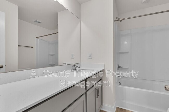 Building Photo - 2103 Nandina Trl
