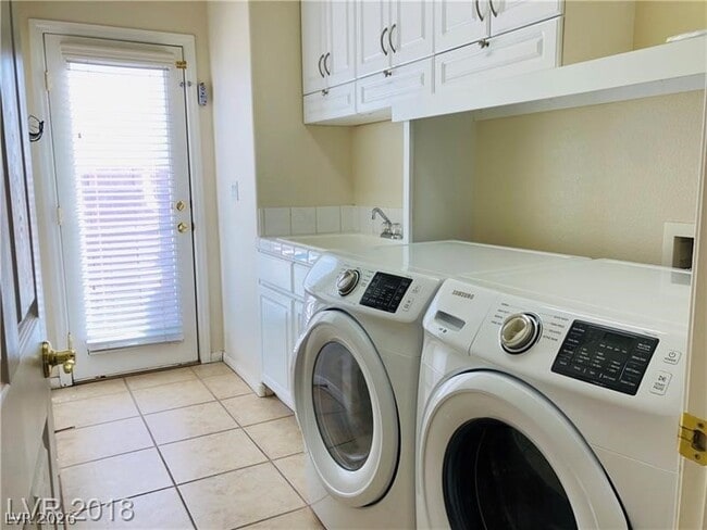 Building Photo - 6610 Gilded Lantern Ave