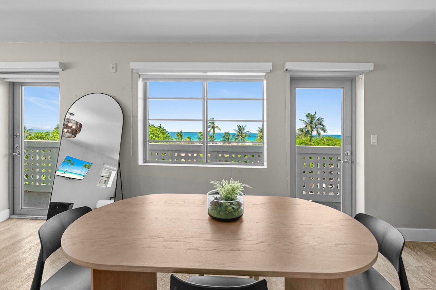 Building Photo - 1130 Ocean Dr