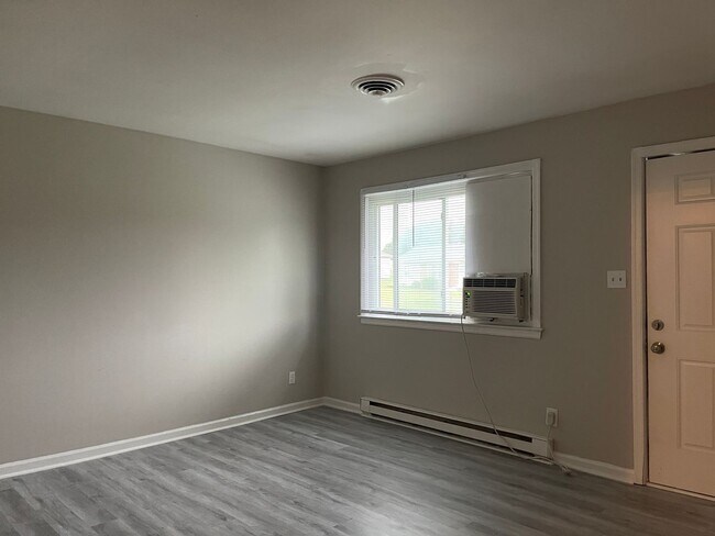 Building Photo - N Valor Drive 1633