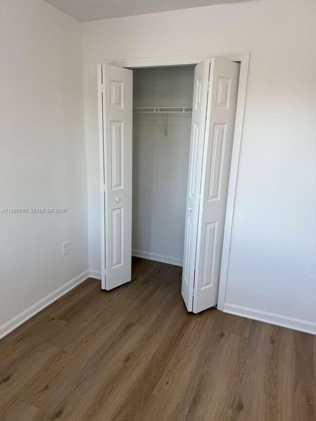 Building Photo - 2470 SE 15th Pl