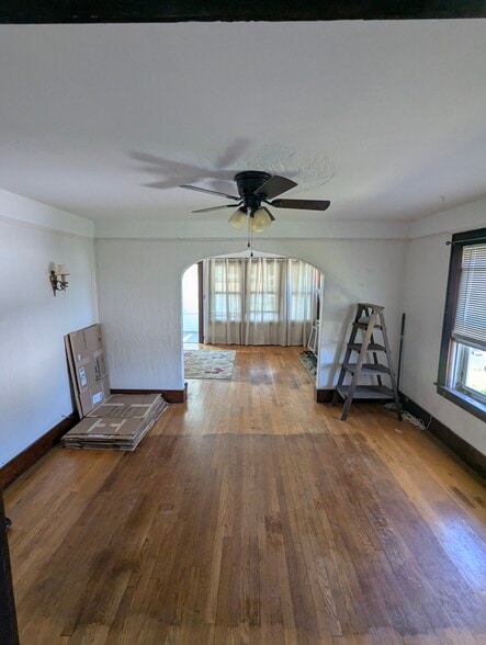 Building Photo - 534 Kenwick Dr