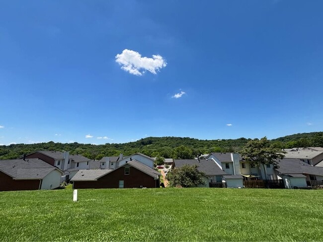 Building Photo - 608 Brentwood Pt
