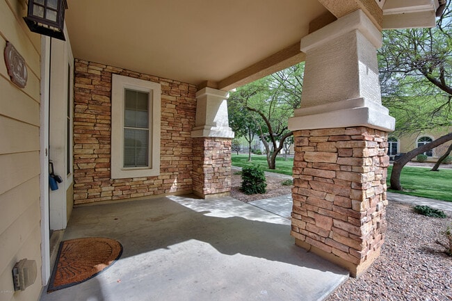 Building Photo - 4757 E Woodside Way