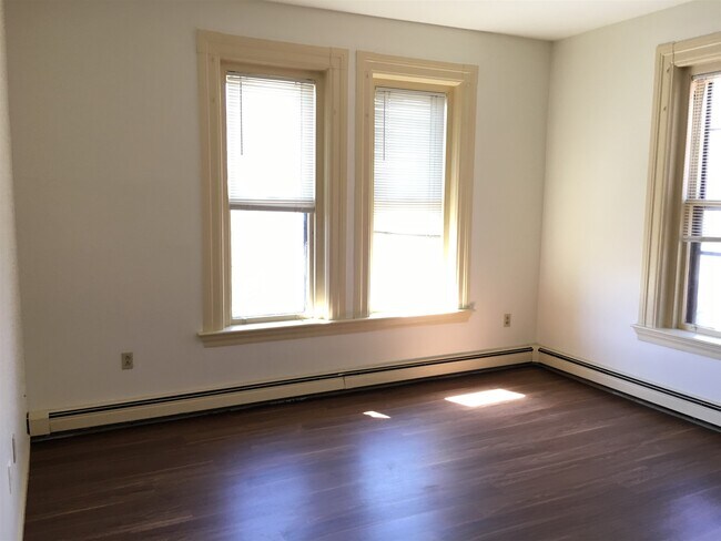 Building Photo - 124 Orange St