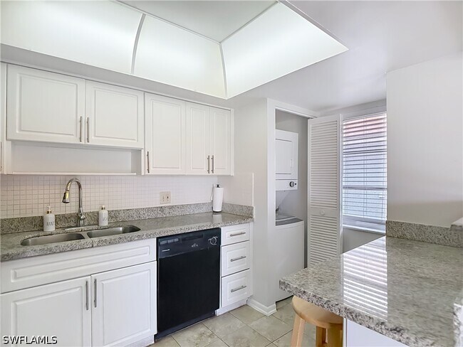 Building Photo - 1400 Pompei Ln