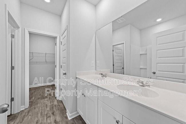 Building Photo - 239 Brackish Dr