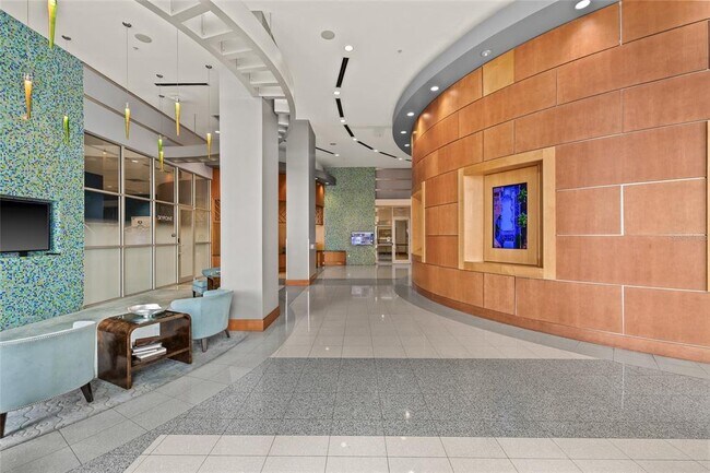 Building Photo - 777 N Ashley Dr