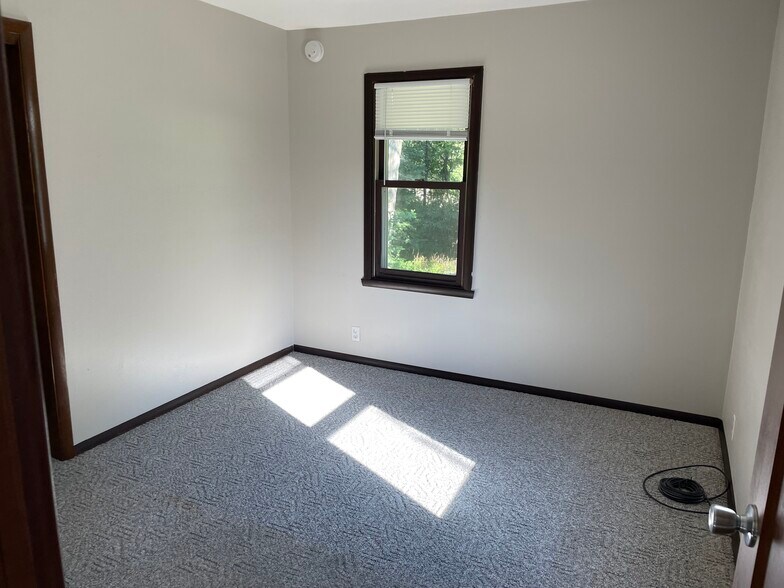 Bedroom 1 - W7698 Koshkonong Lake Rd