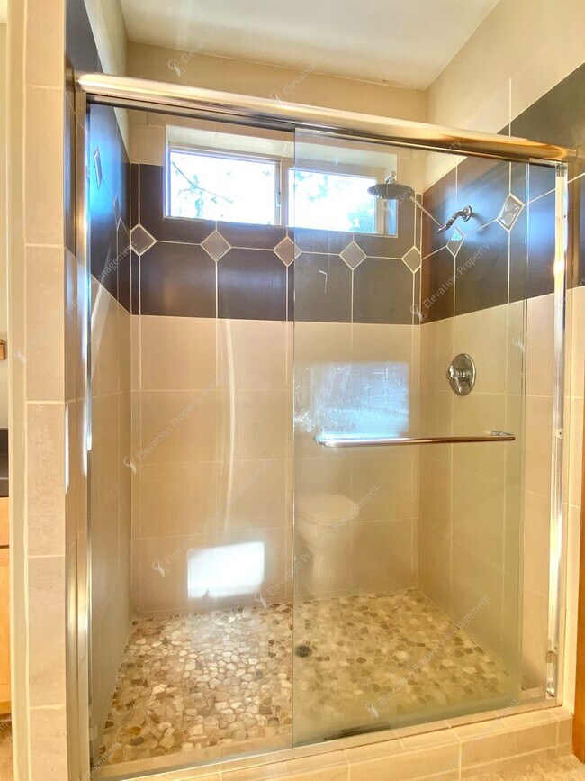 Building Photo - West Hills Gem with Timeless Charm and Mod...