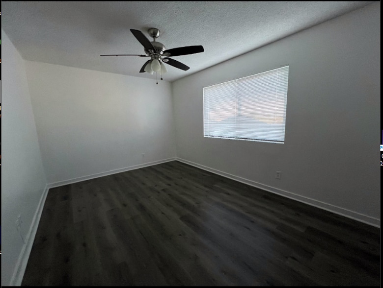 Building Photo - 1348 W 92nd St