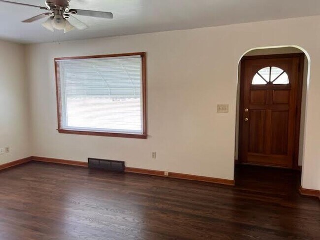 Building Photo - 864 Gary Ave SE