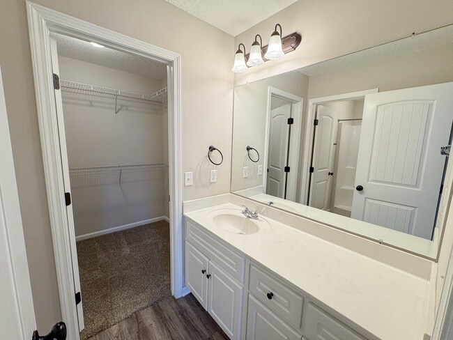 Building Photo - 519 Deerchase Ct