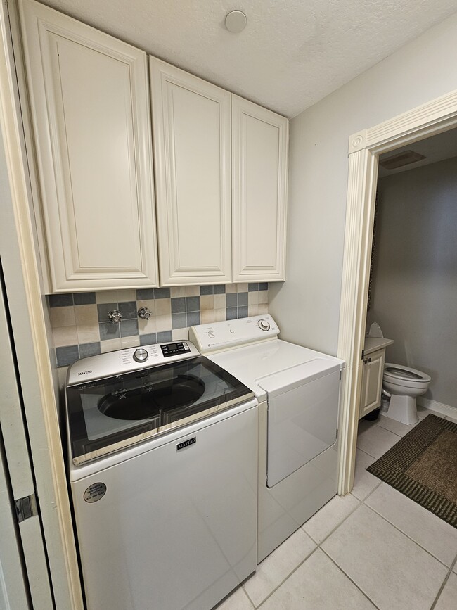 Building Photo - 9309 Northlake Pkwy