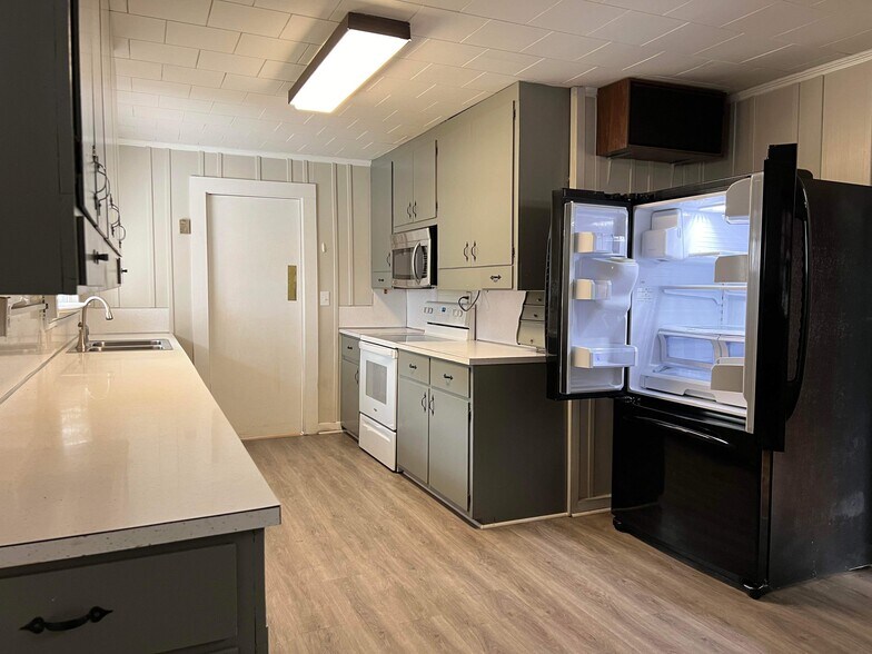 Building Photo - 310 Carbon City Rd