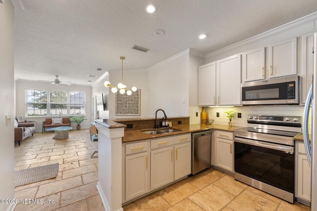 Building Photo - 12301 Kernan Forest Blvd