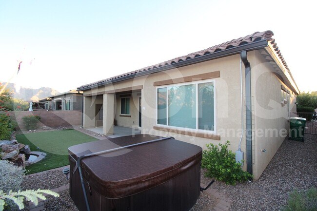 Building Photo - 13030 N Spinystar Dr