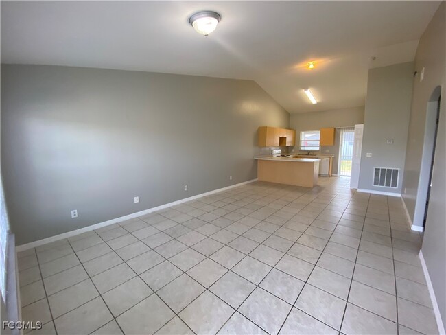 Building Photo - 4543 20th St SW