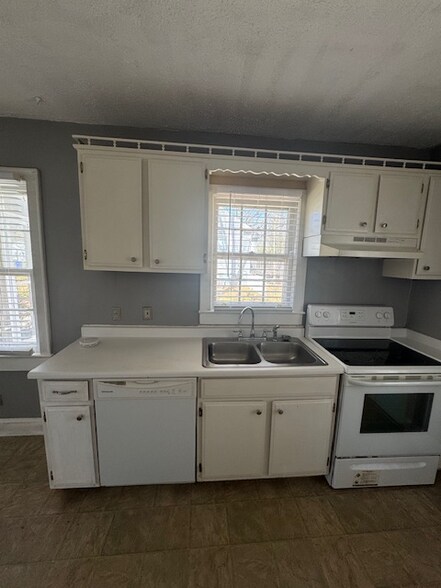 Building Photo - 17 Druid St