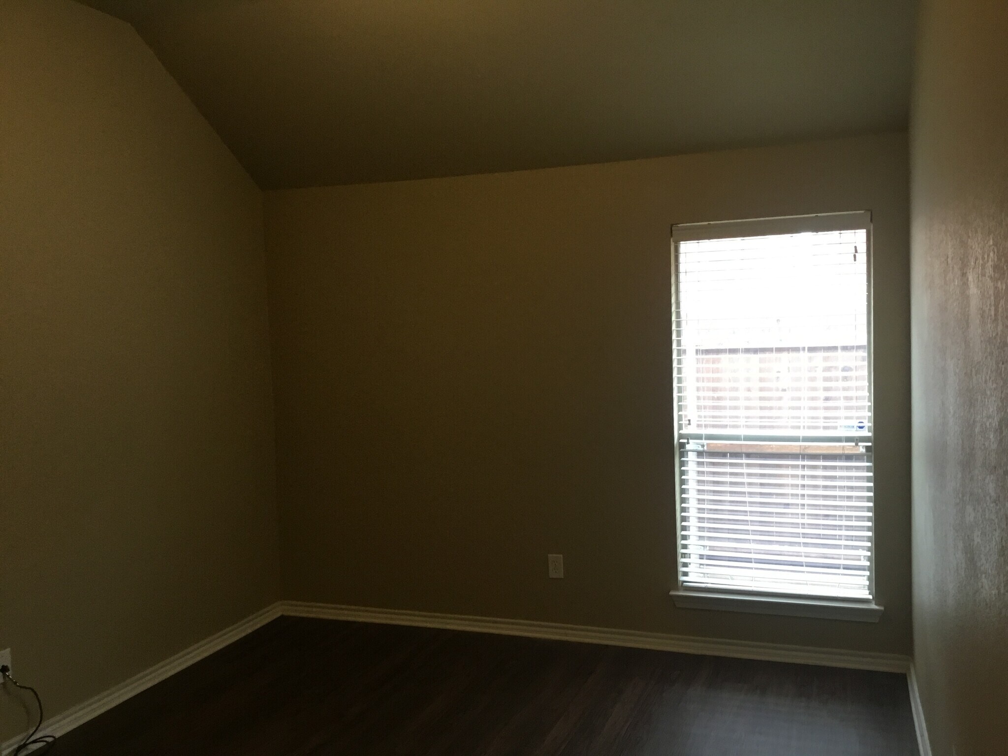 Building Photo - 4112 Chloe Ln